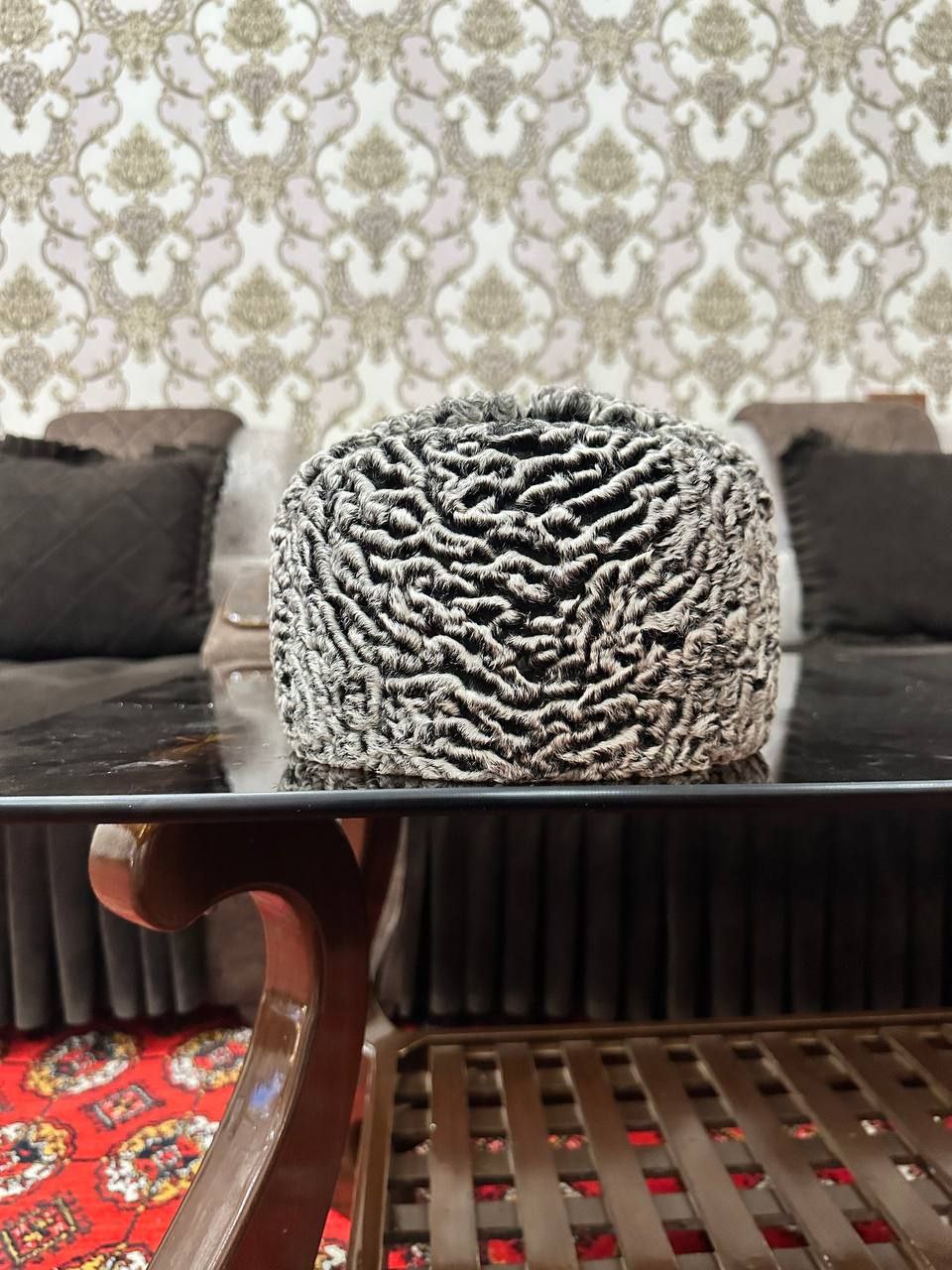 Головной убор из золотисто-серого меха - Просмотр 1